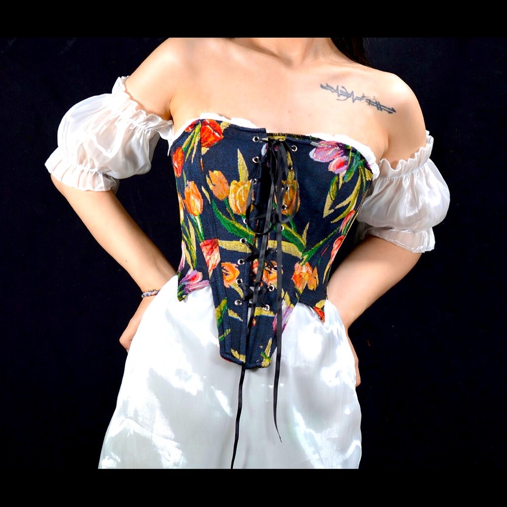 BEAUTIFUL Tulip Corset *Renaissance*